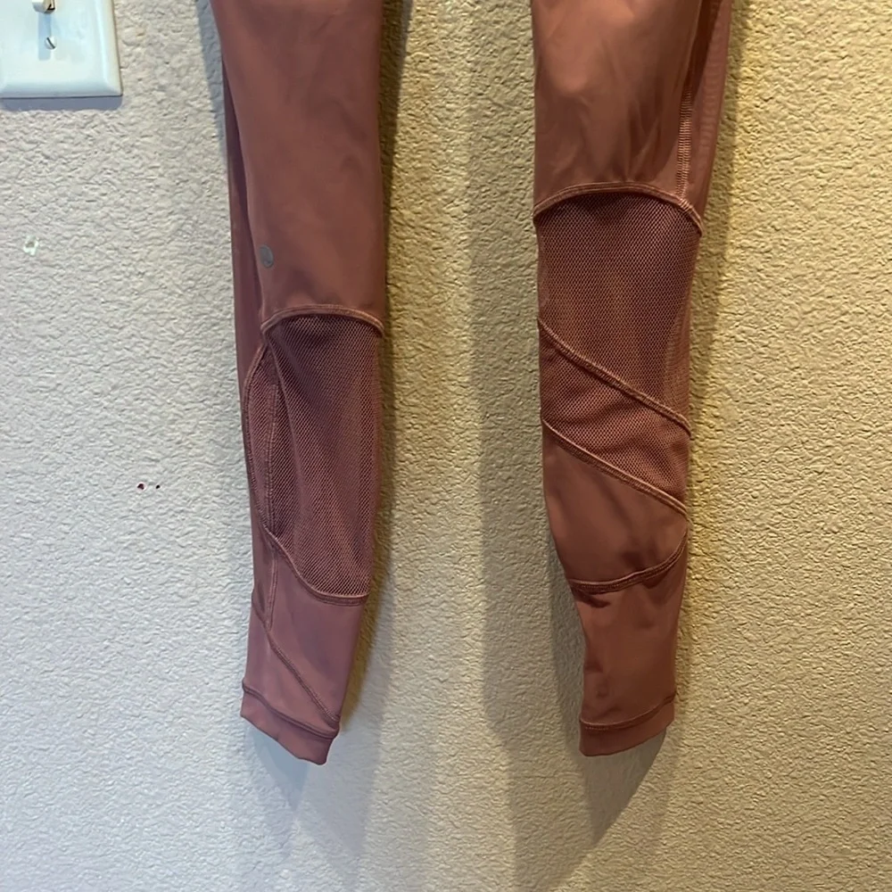 Lululemon Women’s Mauve Pink Leggings Size 2
